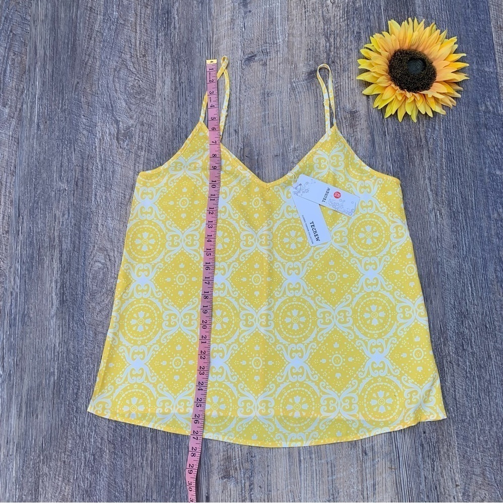 NWT Tecrew Brand Super Bright Summery Tank Size Medium - Picture 3 of 4